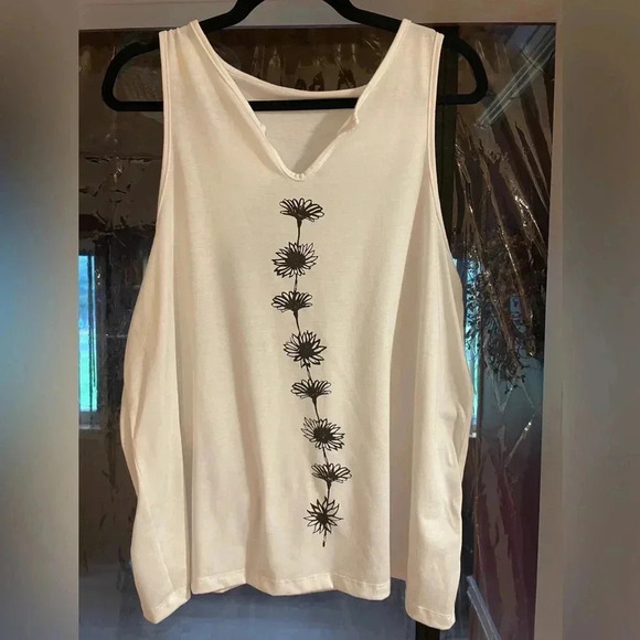 Tops - Unbranded, White Tank Top with black flowers, Sz XXL